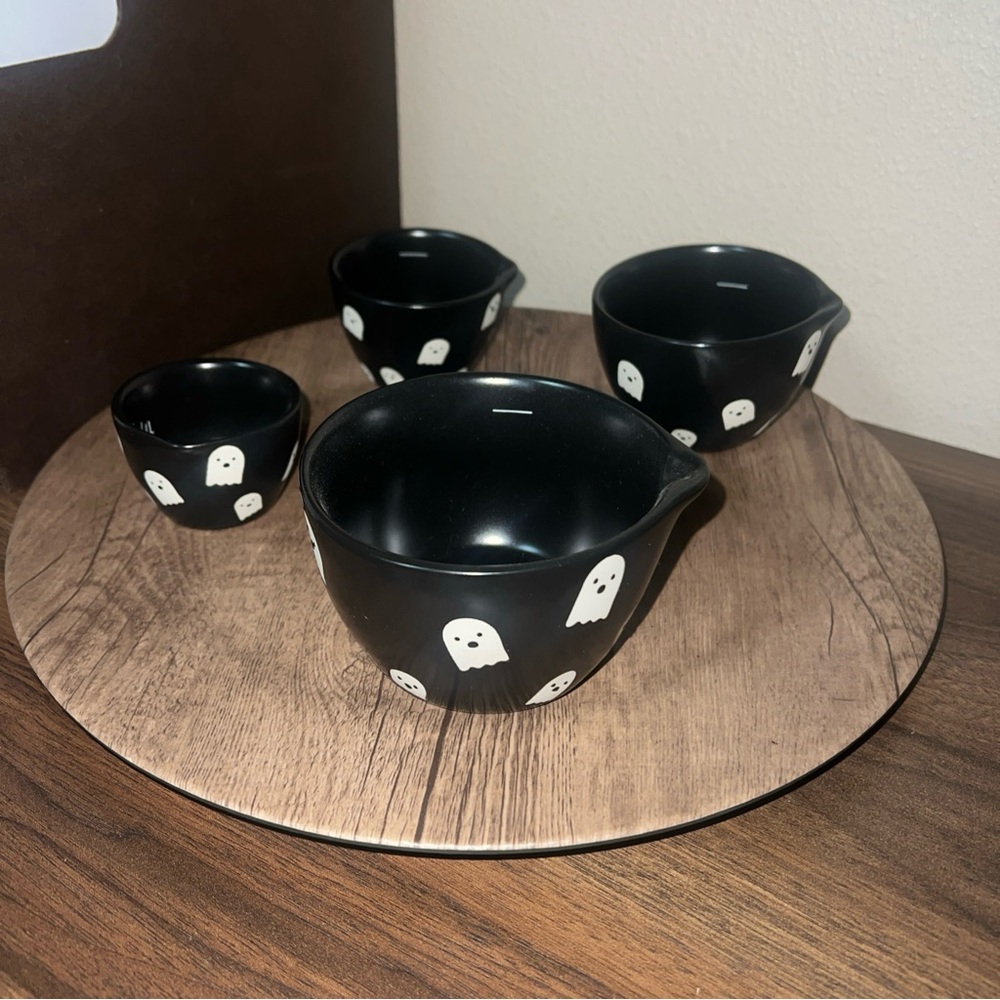 Rae Dunn Ghosts Measuring Cups Set of 4 (293)